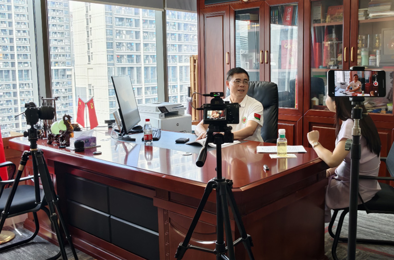 媒体专访丨从戈壁星辰到数字星河：退役军人胡广庆的“零极”长征